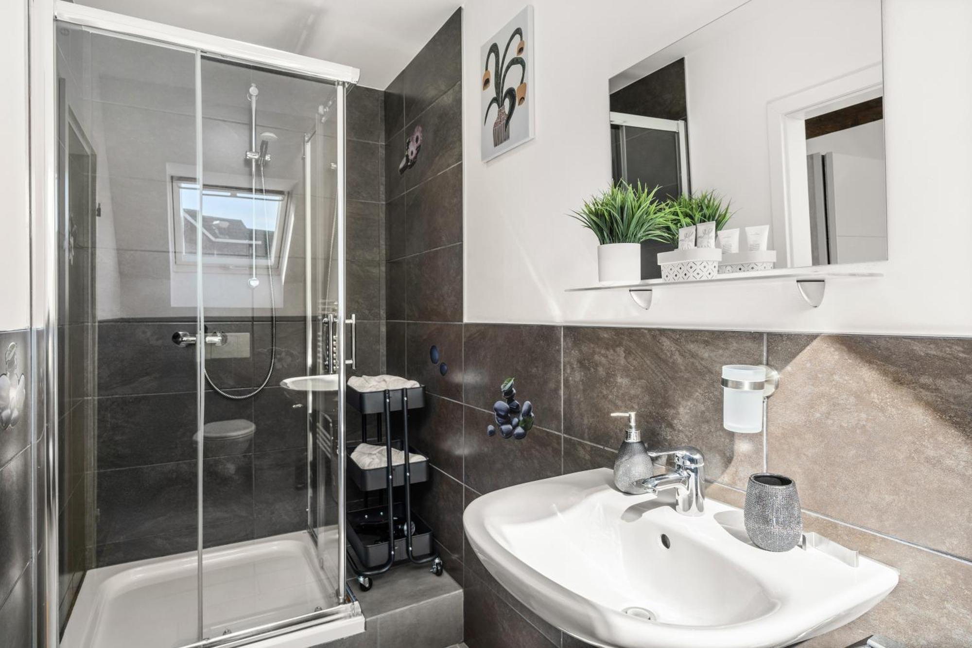 Mola Apartments-Charmante Ferienwohnung Im Herdecke Zentrum Fuer 3 Personen-Grosse Dachterrasse-Grill-Gratis Parken-Wlan Екстер'єр фото